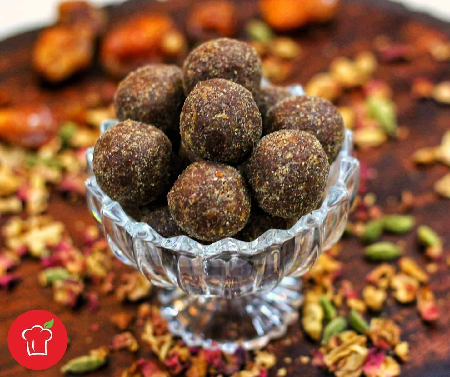 Flaxseed B12 Laddus - Vanilla, Cardamom, Chocolate Flavours – Sampoorna ...