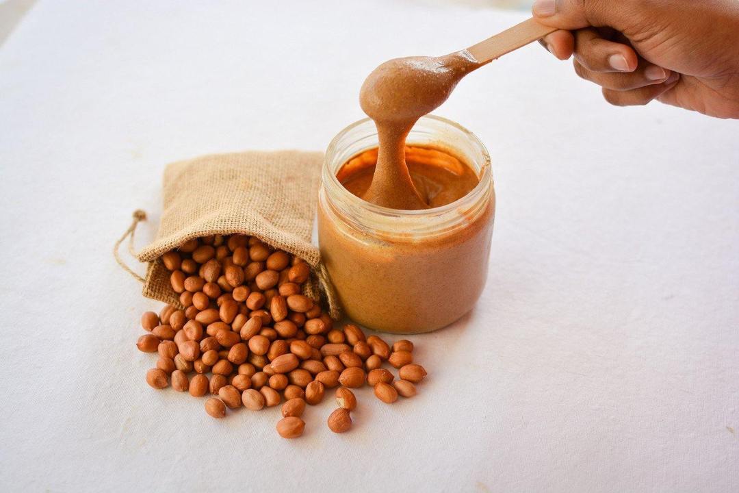 7 Amazing Peanut Butter Benefits
